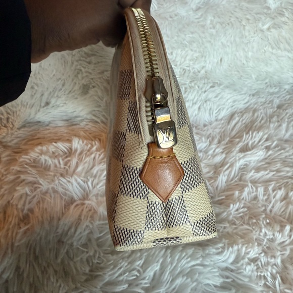 Louis Vuitton Damier Azur Cosmetic Pouch - Picture 13 of 16